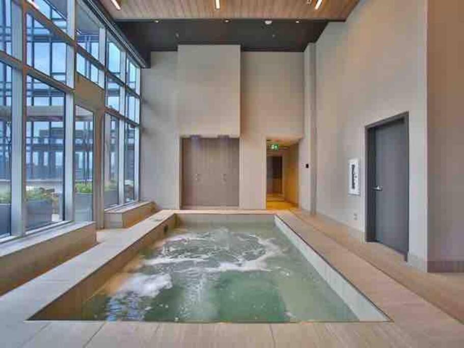 Mind Blowing City View - 2 Beds - Pool & Spa - Downtown Montréal Kültér fotó